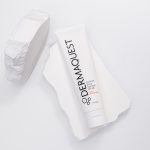 produkt marki Dermaquest powodujący roświetlenie skóry twarzy i wzmacnia produkcję kolagenu