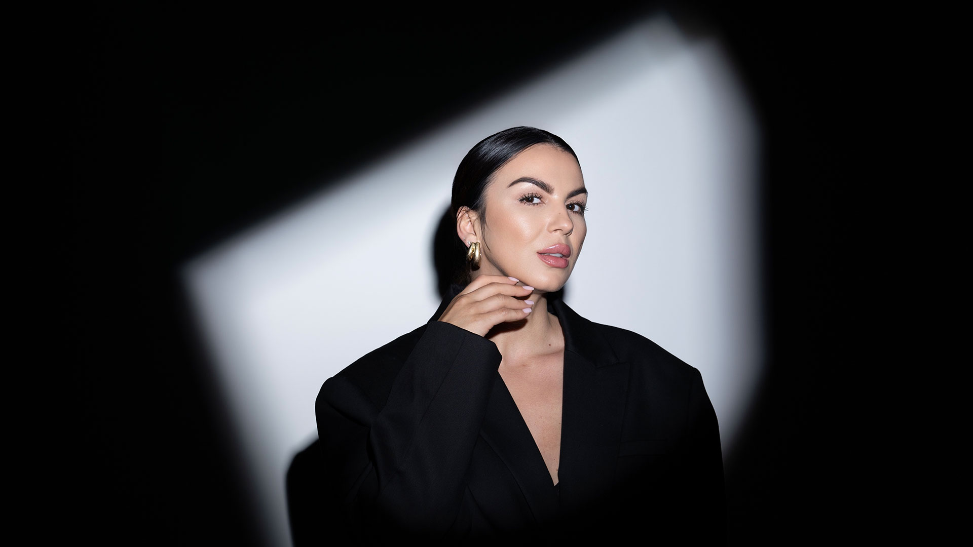 Monika Kulesza - certyfikowana linergistka specjalizująca się w makijażu permanentnym Wrocław